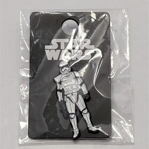 Star Wars Stormtrooper Enamel Pin Disney Lucasfilm SW9STLP01 Blaster New Unused